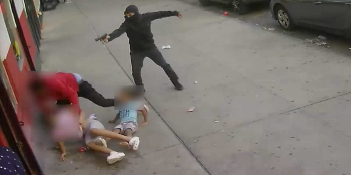 Man shot in front of two children on sidewalk in Bronx