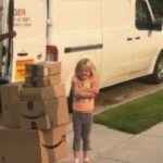 6-year-old girl shopping on Amazon. This is how she does it