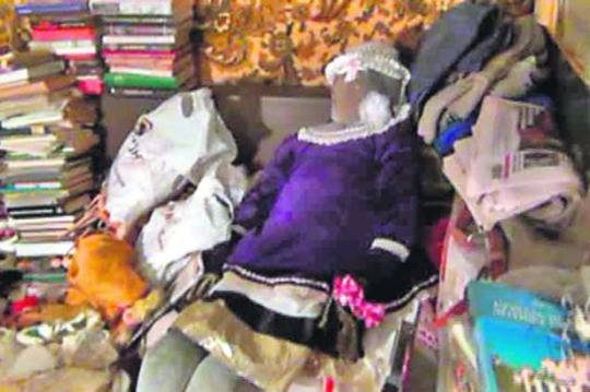 Man lives with 29 mummified bodies that he uses as dolls