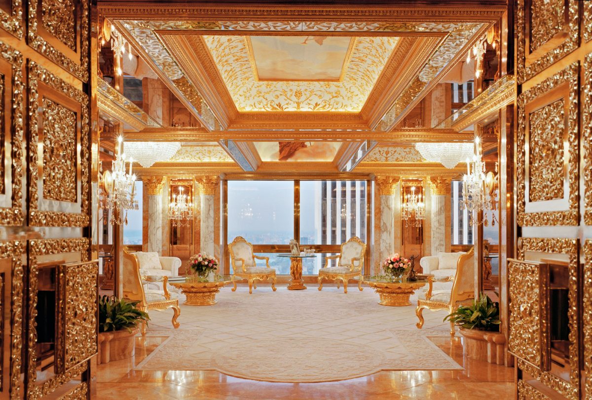 Donald J. Trump's house is considered the most beautiful house in the world. Let's see and he is really so admiring the images of his mega villa where he lived before.