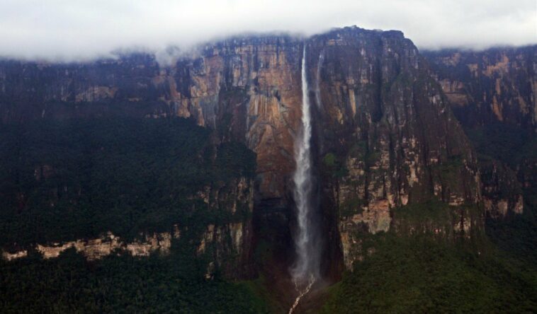 Mount Roraima: the most mysterious geological formation in history