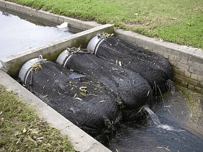 A netted drainage network retains plastics and debris in Australia