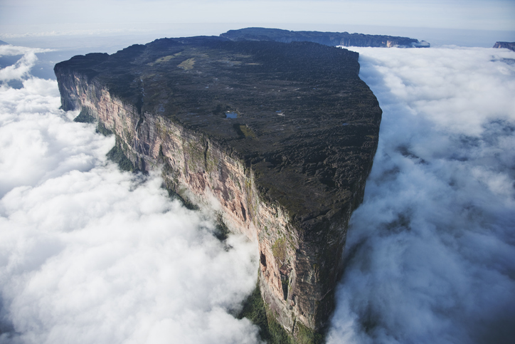 Mount Roraima: the most mysterious geological formation in history