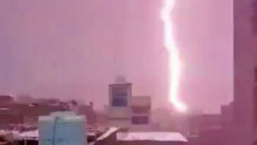 Lightning kills 18 people taking selfies on a tourist tower in Jaipur