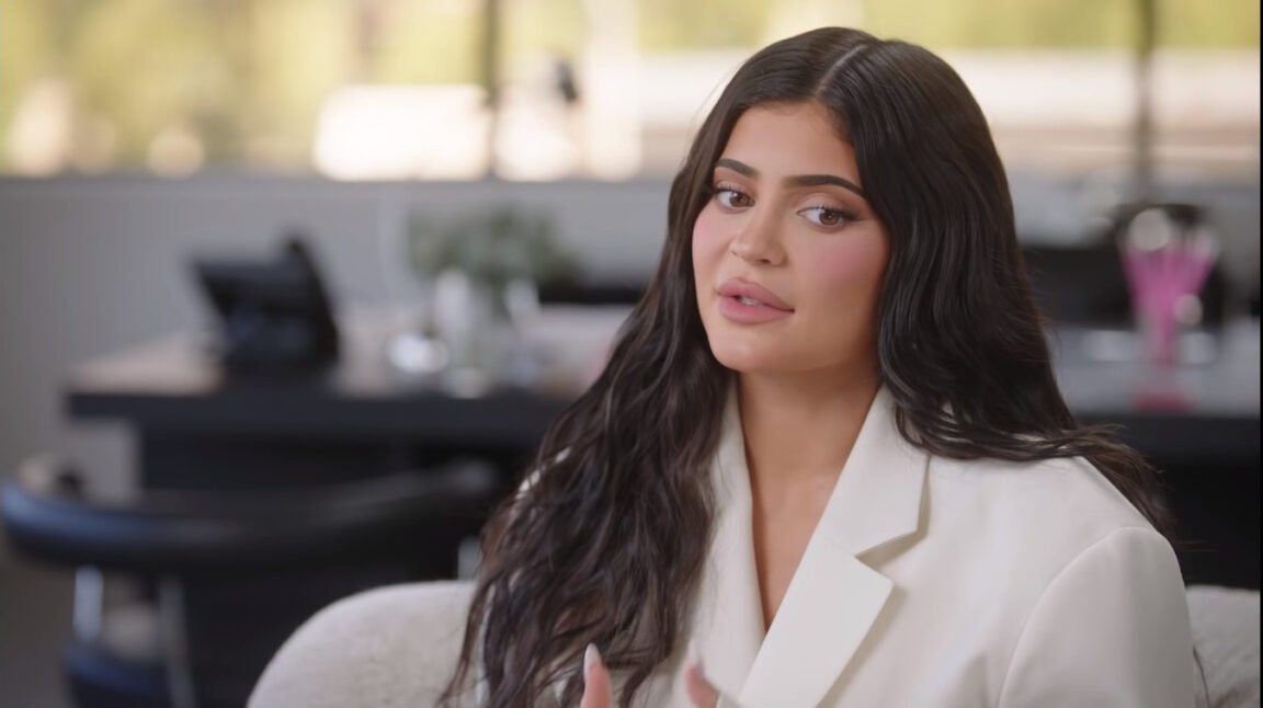 kylie-jenners-former-employees-reveal-they-were-forbidden-to-look-her-in-the-face