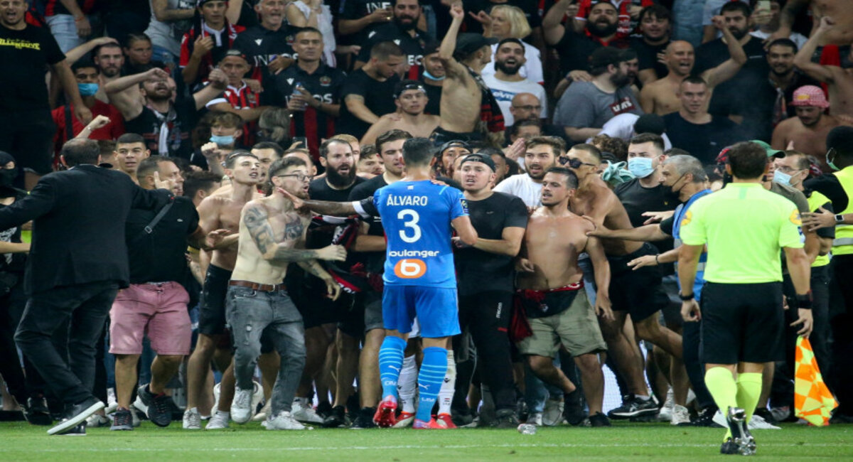 Investigation opened following incidents that led to the interruption of Ligue 1 soccer match