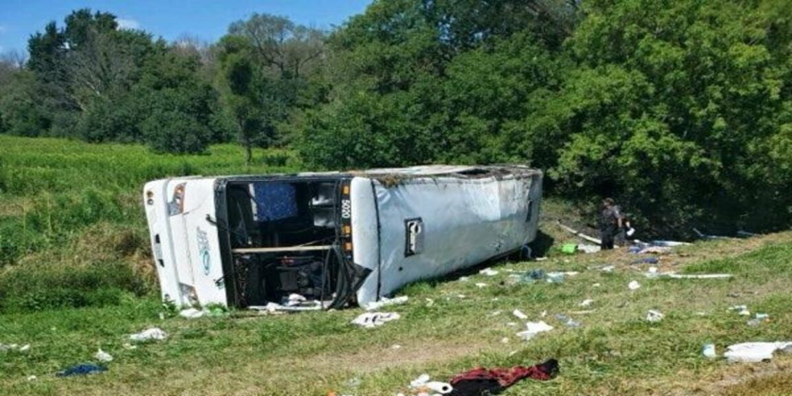 More than 50 people hospitalized after tour bus traveling to Niagara Falls crashes on New York highway