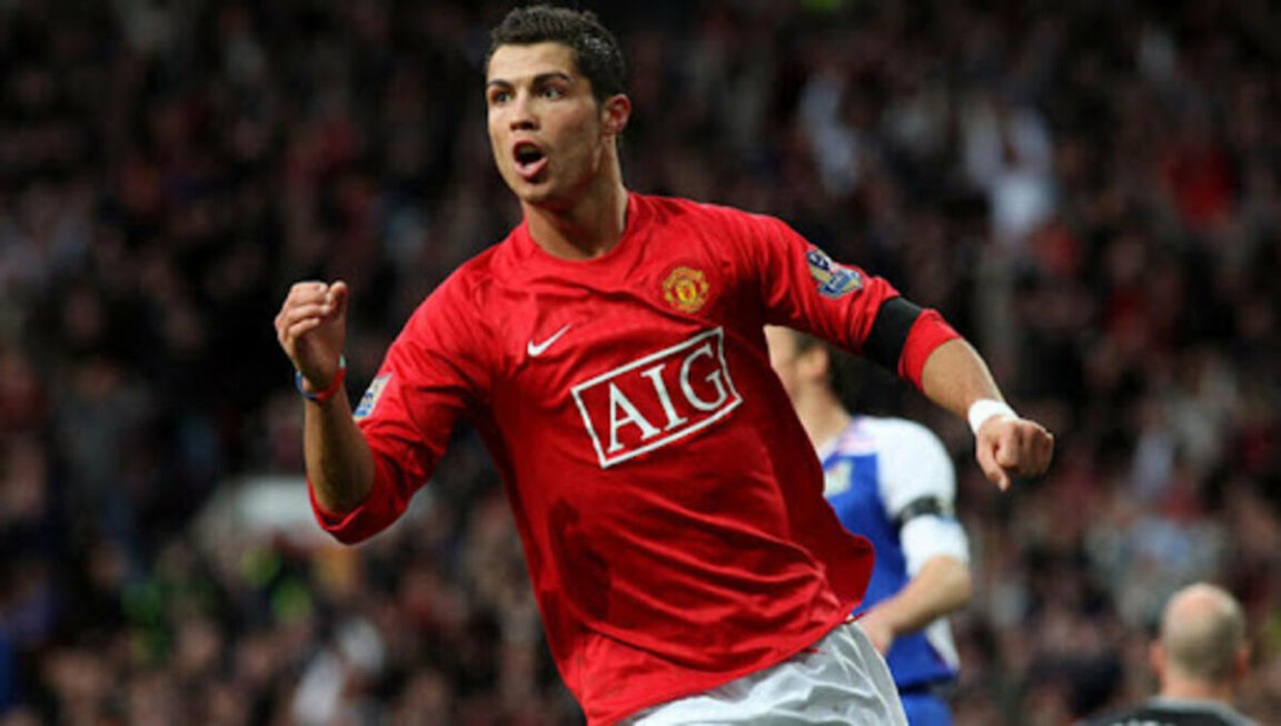 Cristiano Ronaldo returns home to Manchester United