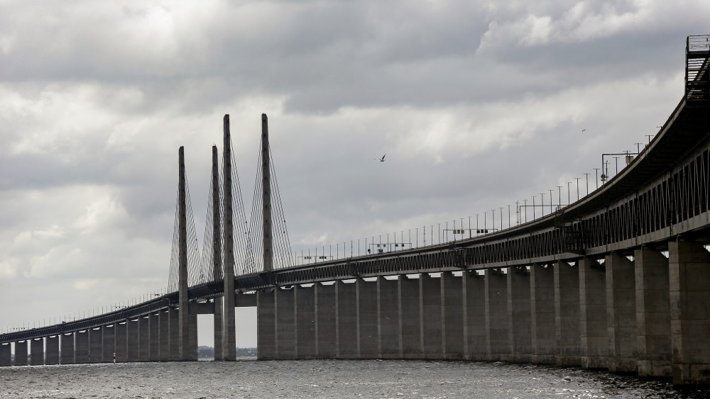 This is the Oresund bridge-tunnel, the incredible work that unites Sweden with Denmark and the rest of Europe