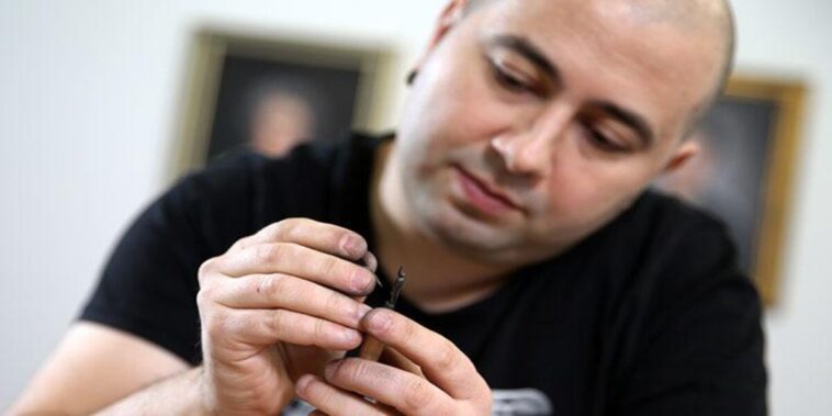 Jasenko Dordevic turns pencils into miniature works of art