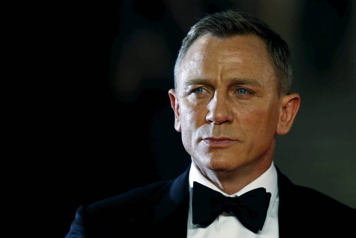 Daniel Craig named Commander of the Royal Navy for his 007 character