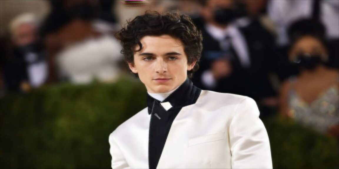 Timothée Chalamet shares first image as Willy Wonka