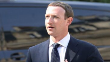Mark Zuckerberg's net worth plummeted during the Facebook and Instagram outage
