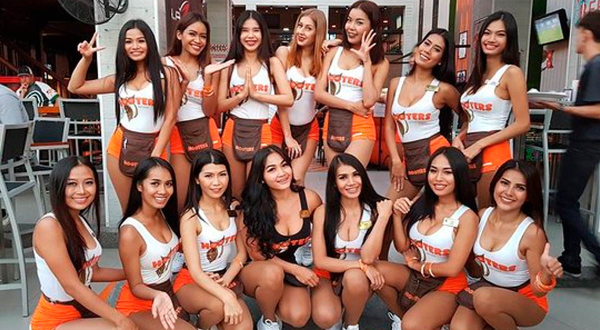 Hooters employees denounce on social networks their new tiny uniforms