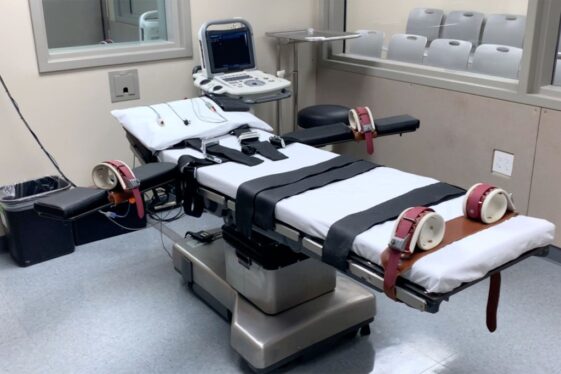 Oklahoma death row inmate shaken by convulsions and vomiting