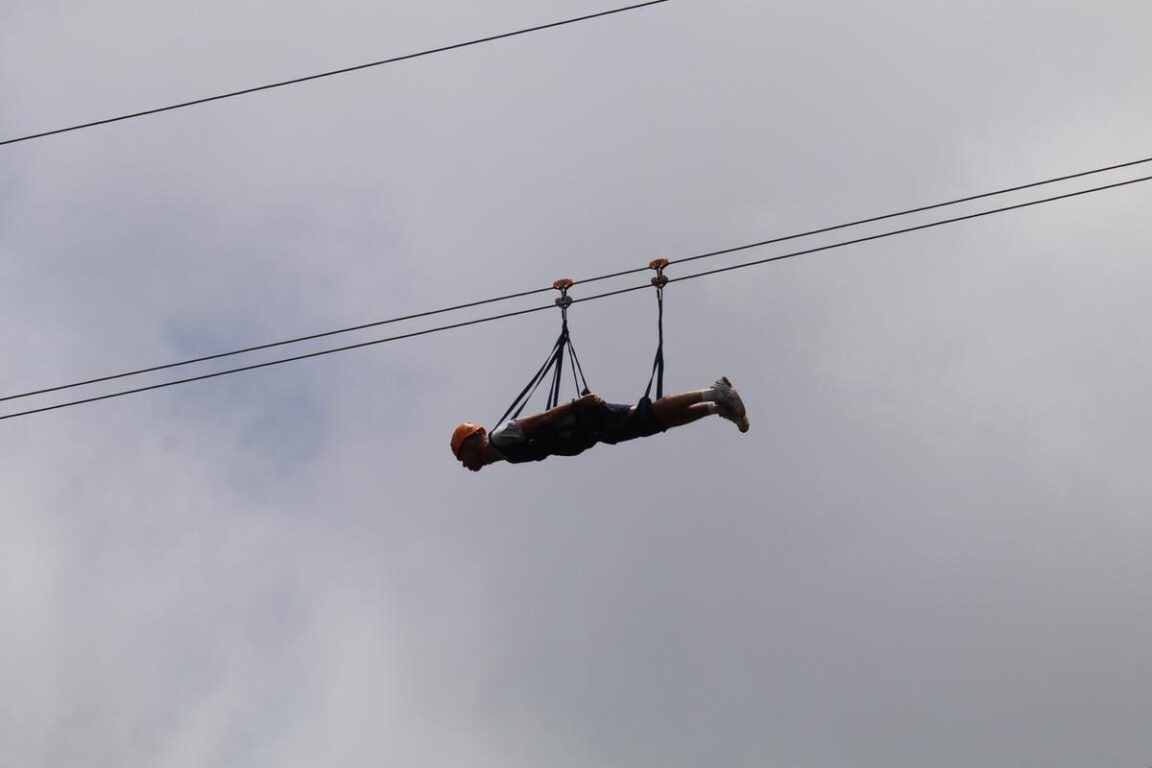 Man falls 100 feet from zip line, dies after sacrificing himself to save woman