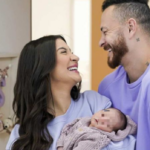 Influencer decides not to assign gender to her baby so she can choose her own identity