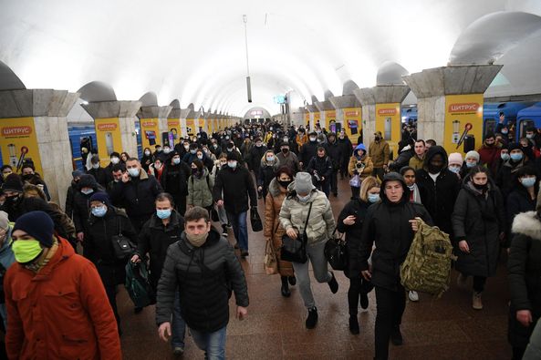 Russian president strikes Ukraine: people seek refuge, attack
